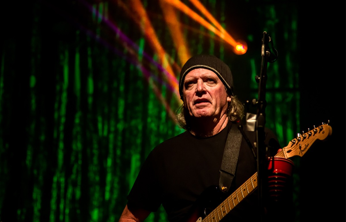 Pink Floyd Experience front man Tom Quinn performs live